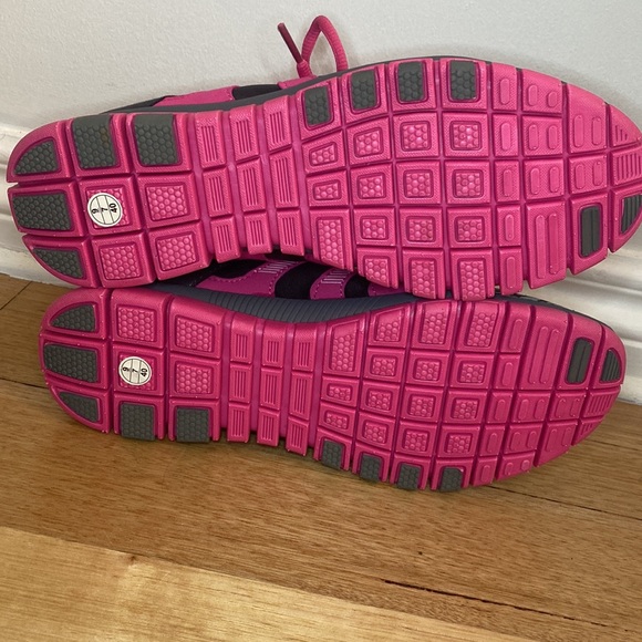 Crane - Grey and Pink Lace up Sneakers - Size 9 - Picture 6 of 8